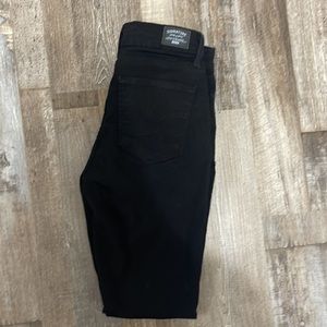Signature Levi Strauss Mid Rise Skinny Black Jeans
